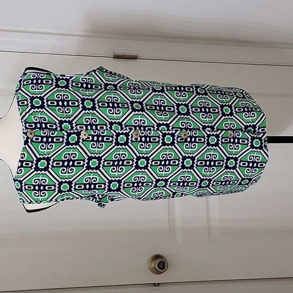 Macbeth Size L Green Blue White Patterned Sleeveless Button Back Blouse, NWOT - Picture 3 of 12